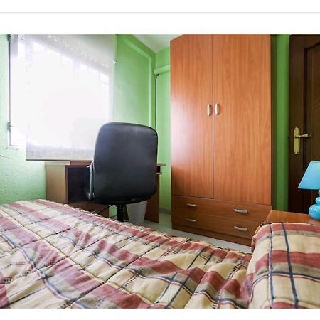 Piso Con Buena Red Wiffi Fibra Optica Alquiler De Habitaciones Siviglia Esterno foto
