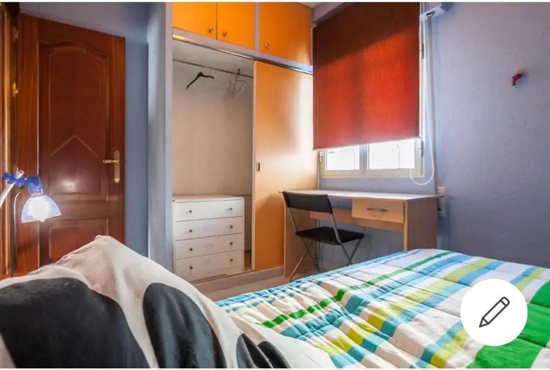 Piso Con Buena Red Wiffi Fibra Optica Alquiler De Habitaciones Siviglia Esterno foto
