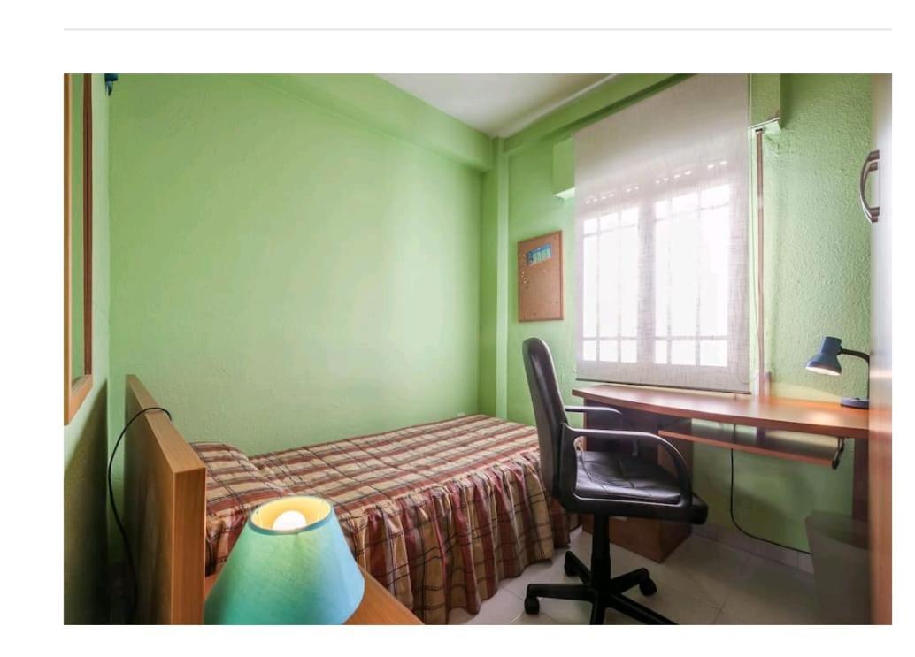 Piso Con Buena Red Wiffi Fibra Optica Alquiler De Habitaciones Siviglia Esterno foto