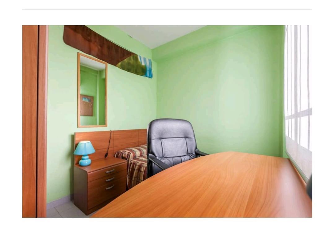 Piso Con Buena Red Wiffi Fibra Optica Alquiler De Habitaciones Siviglia Esterno foto